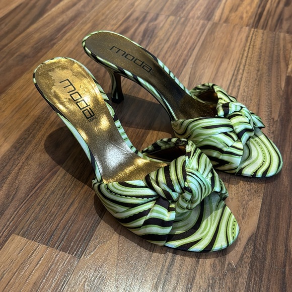 Y2K mule kitten heels! - Picture 2 of 6